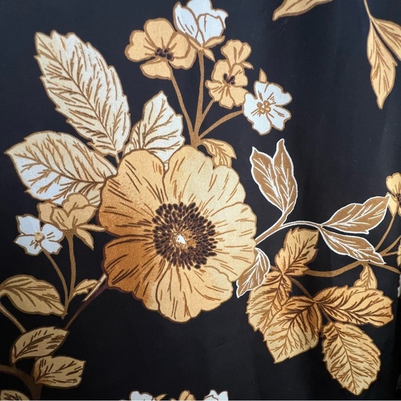 Zac & Rachel Button Down Loop Satin Blouse Plus 1X Black Gold Floral $48 Ruffle - Picture 13 of 14